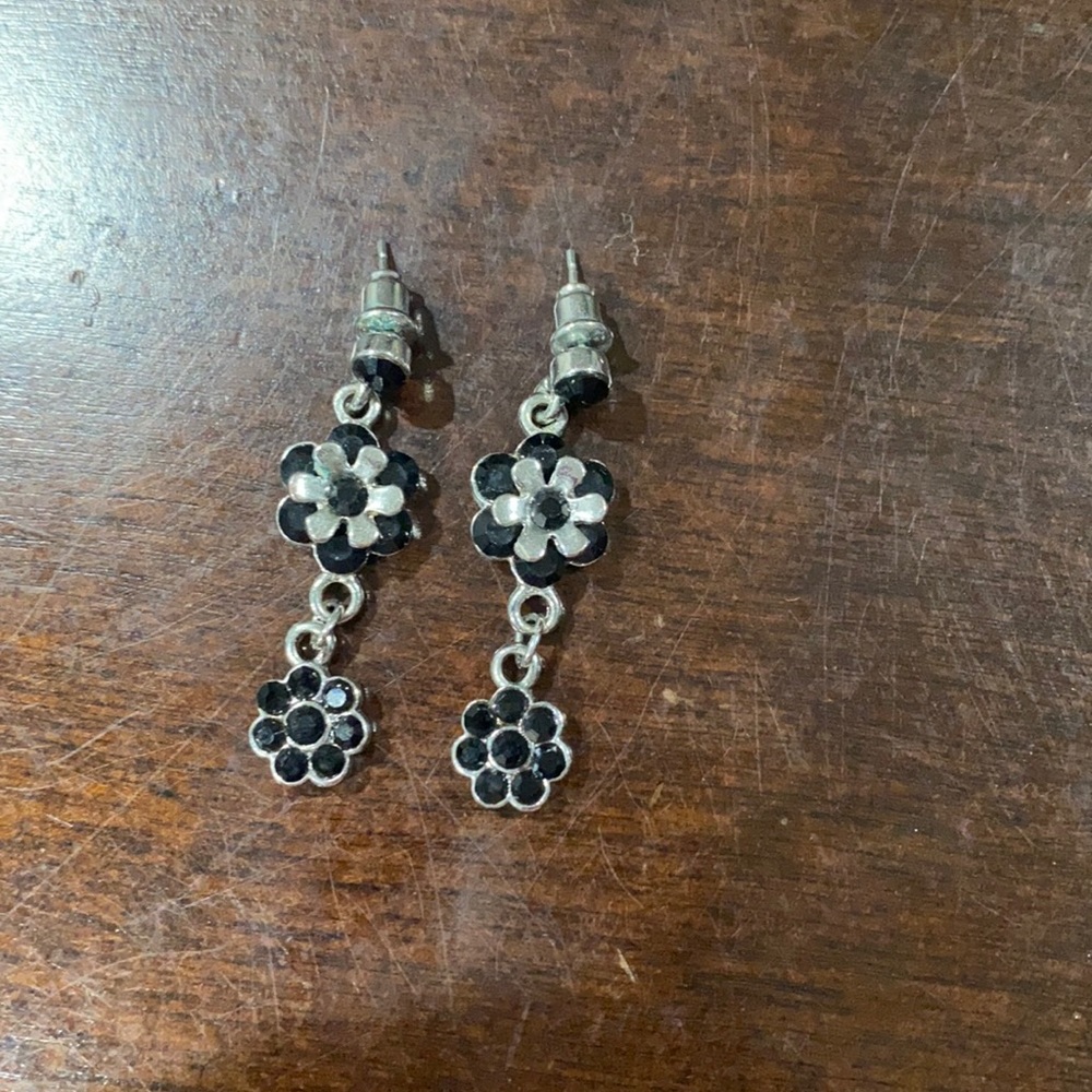 🌸🖤 Black Flower Dangle Stud Earrings 🖤🌸